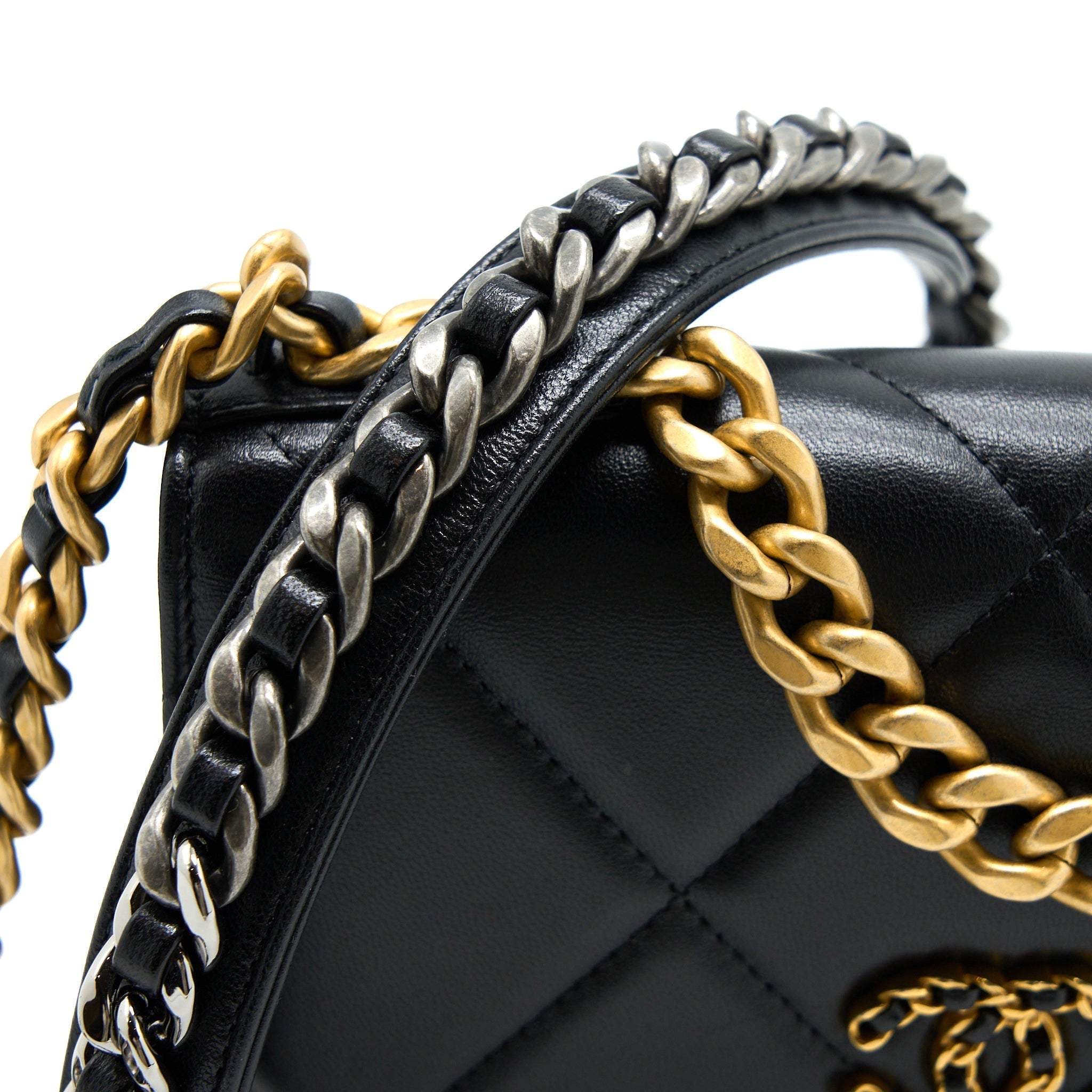 chanel-19-wallet-on-chain-lambskin-black-multicolour-hardware-microchip