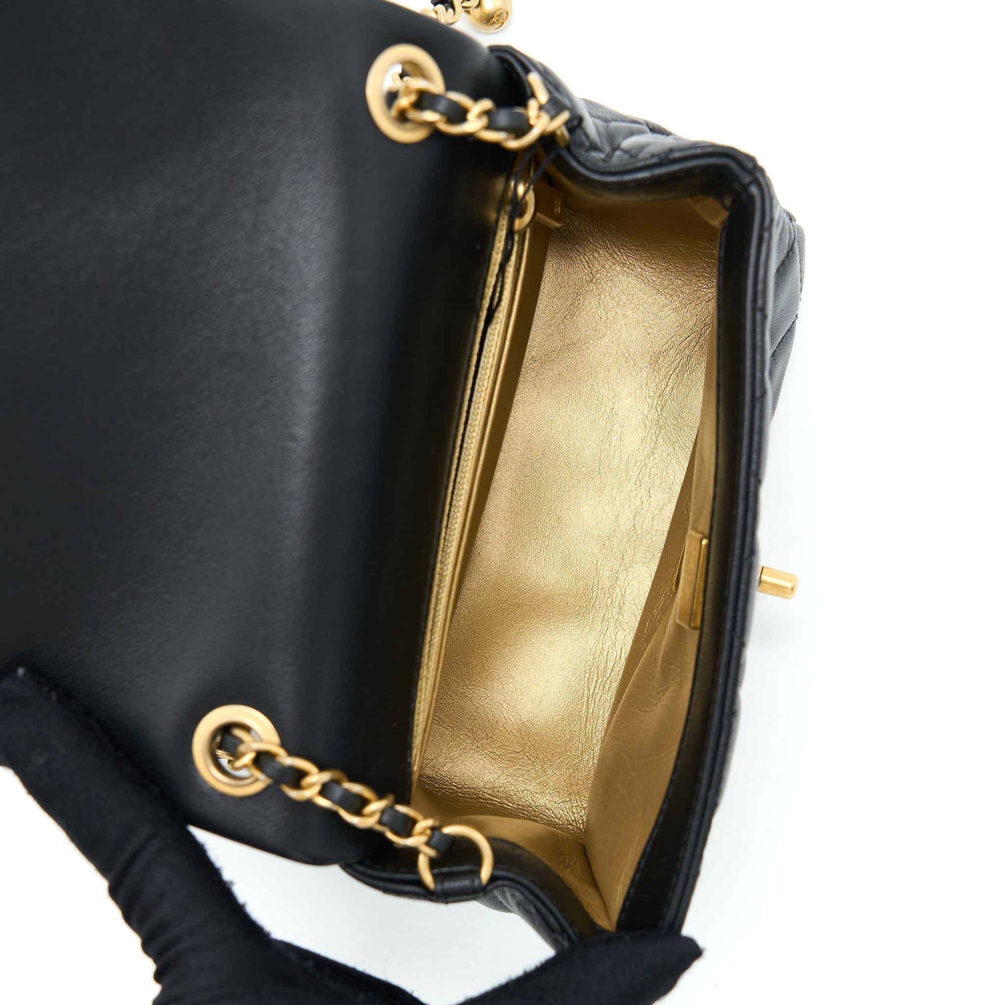 chanel-pearl-crush-mini-rectangular-flap-bag-lambskin-black-ghw-microchip-1
