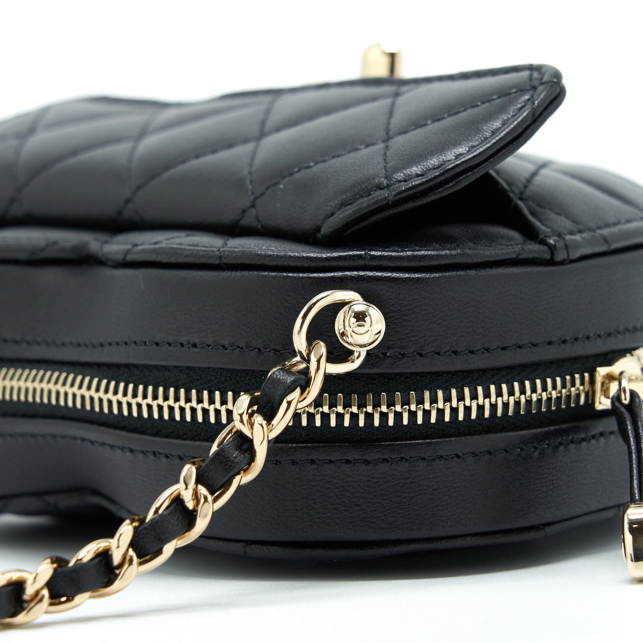 chanel-22s-small-heart-bag-lambskin-black-lghw