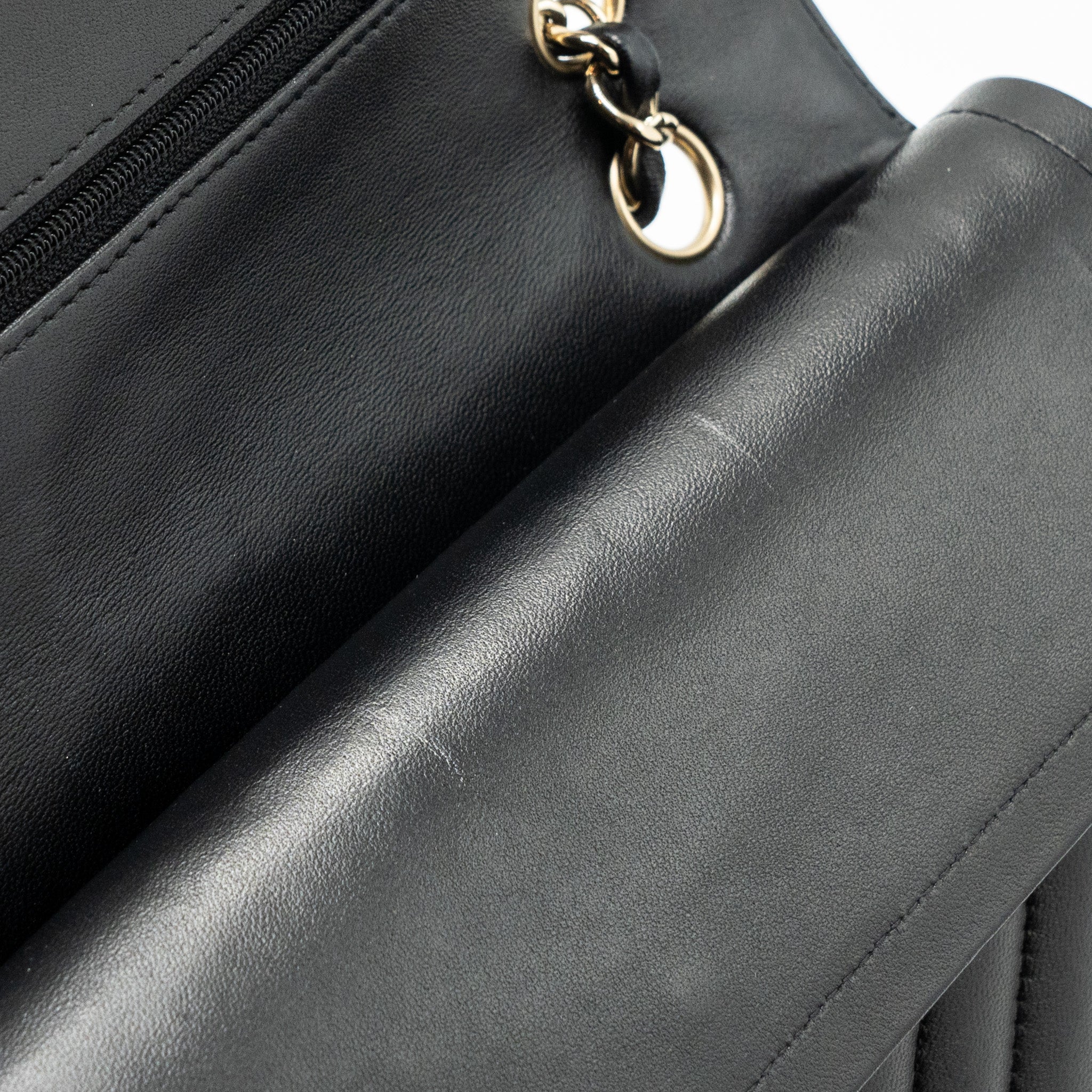 chanel-medium-classic-double-flap-bag-lambskin-chevron-black-lghw-copy
