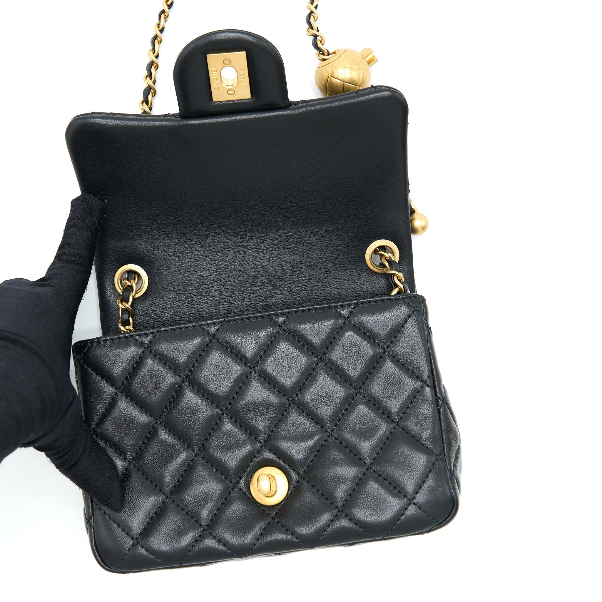 chanel-pearl-crush-mini-rectangular-flap-bag-lambskin-black-ghw-microchip-1