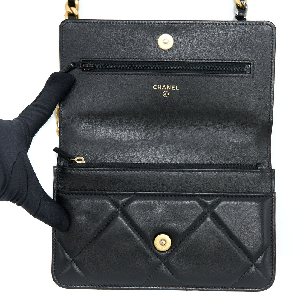 chanel-19-wallet-on-chain-lambskin-black-multicolour-hardware-microchip