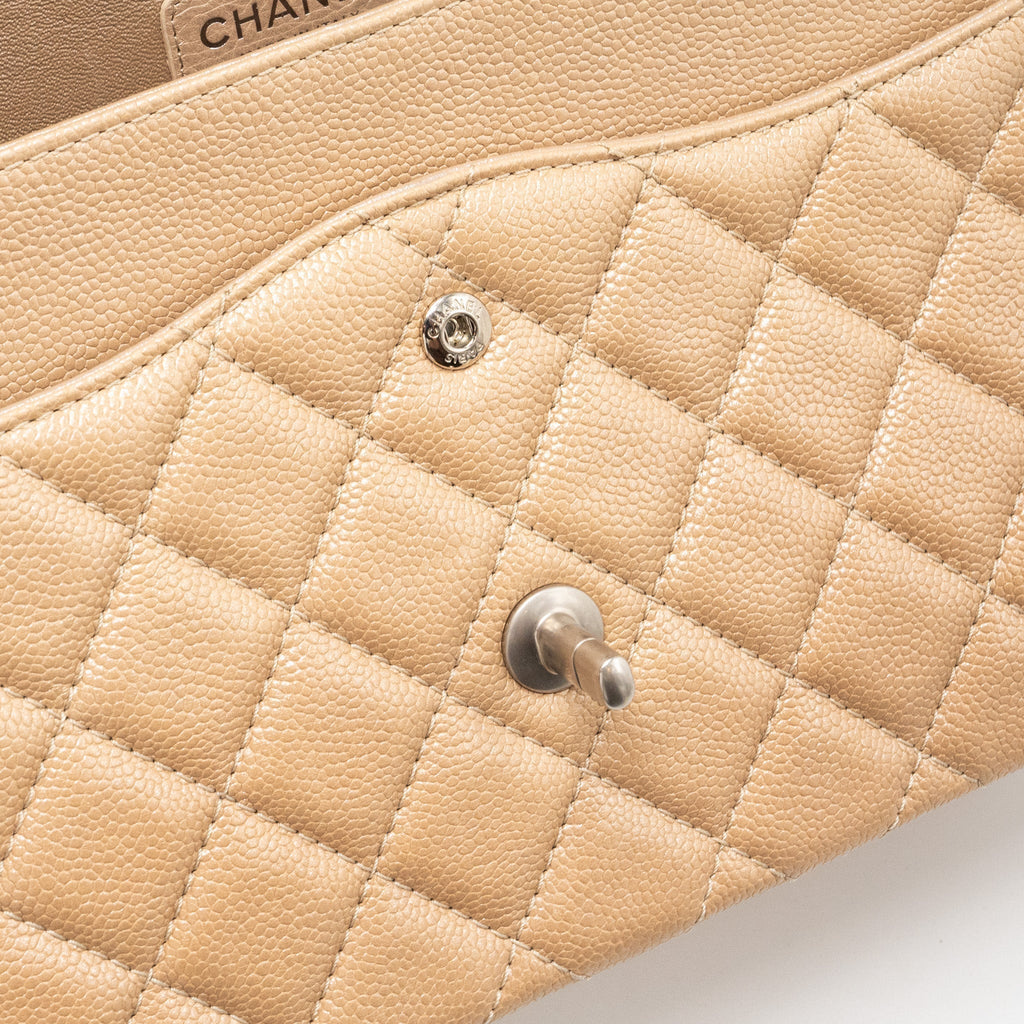 chanel-classic-jumbo-double-flap-bag-caviar-iridescent-light-pink-brushed-shw