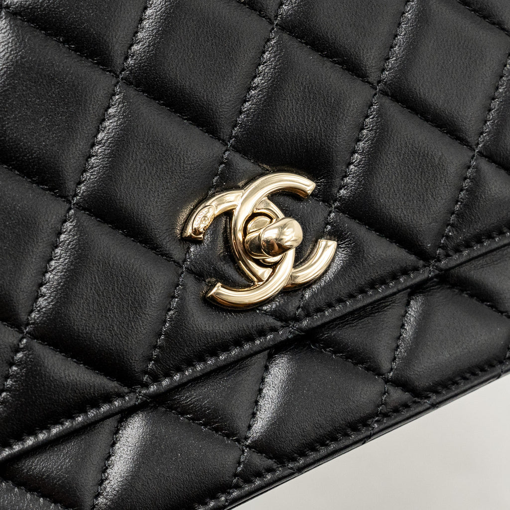 chanel-trendy-cc-wallet-on-chain-lambskin-black-lghw-microchip-1