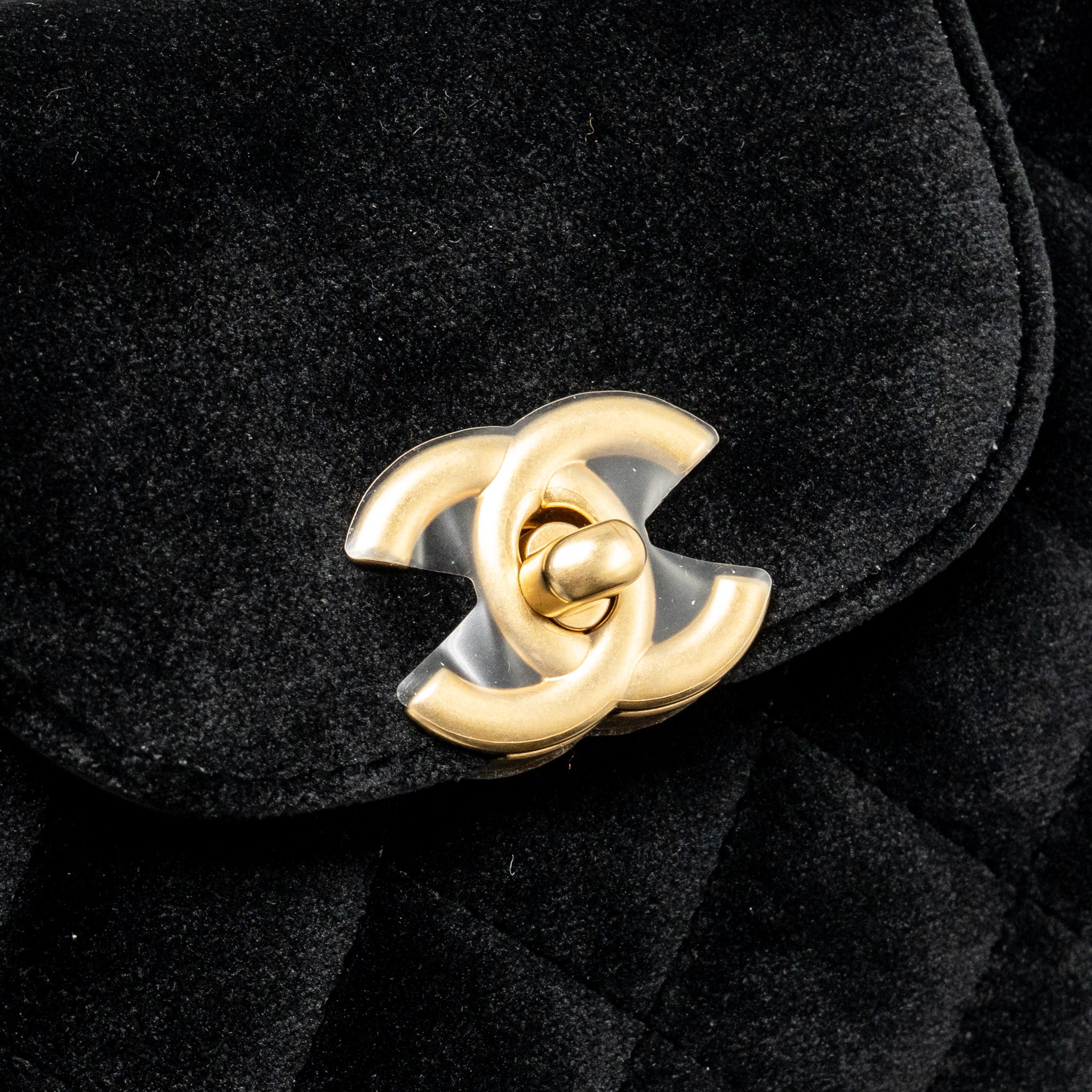 chanel-mini-kelly-shopping-tote-bag-velvet-black-ghwmicrochip