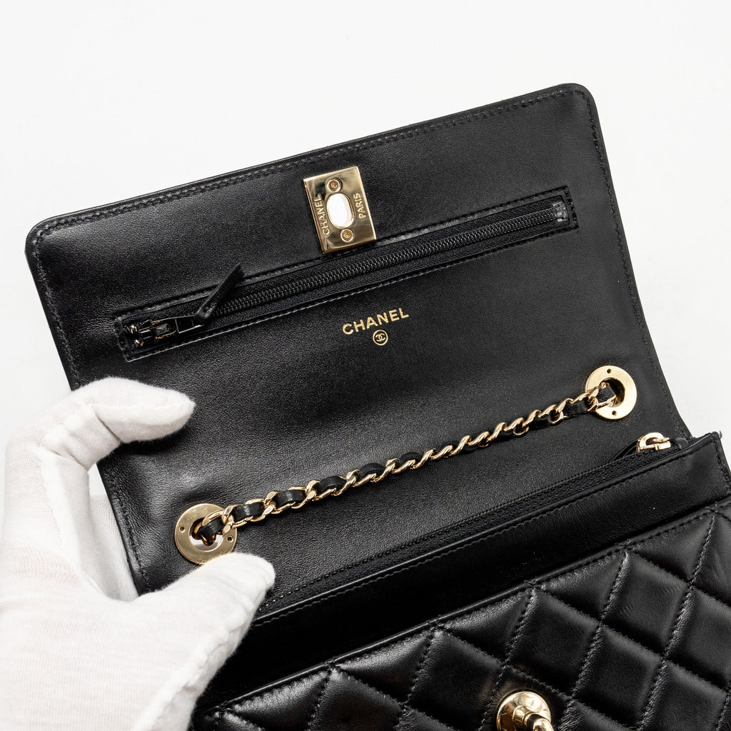 chanel-trendy-cc-wallet-on-chain-lambskin-black-lghw-microchip-1