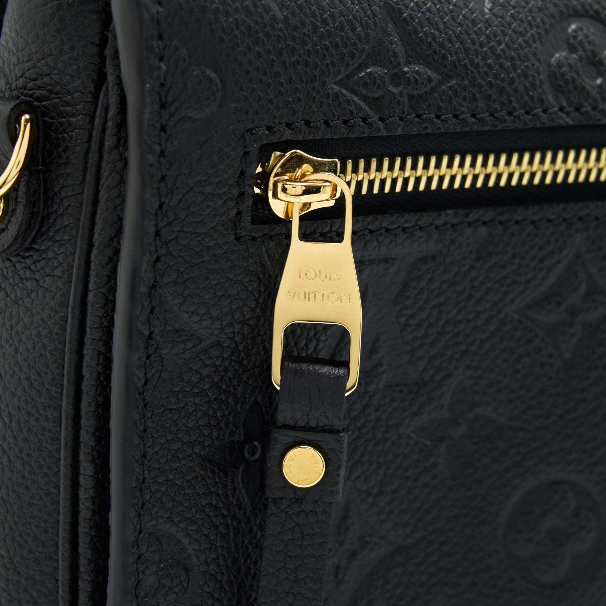 louis-vuitton-pochette-metis-monogram-empreinte-black-ghw