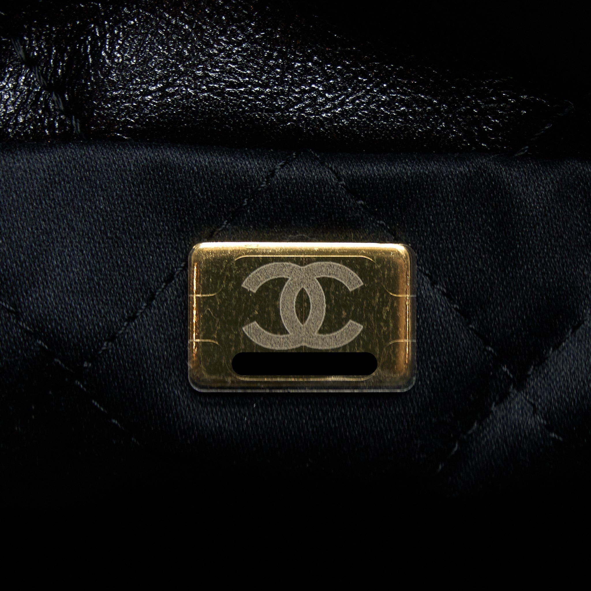 chanel-23s-mini-22-bag-with-pearl-shiny-calfskin-black-ghw-microchip-1