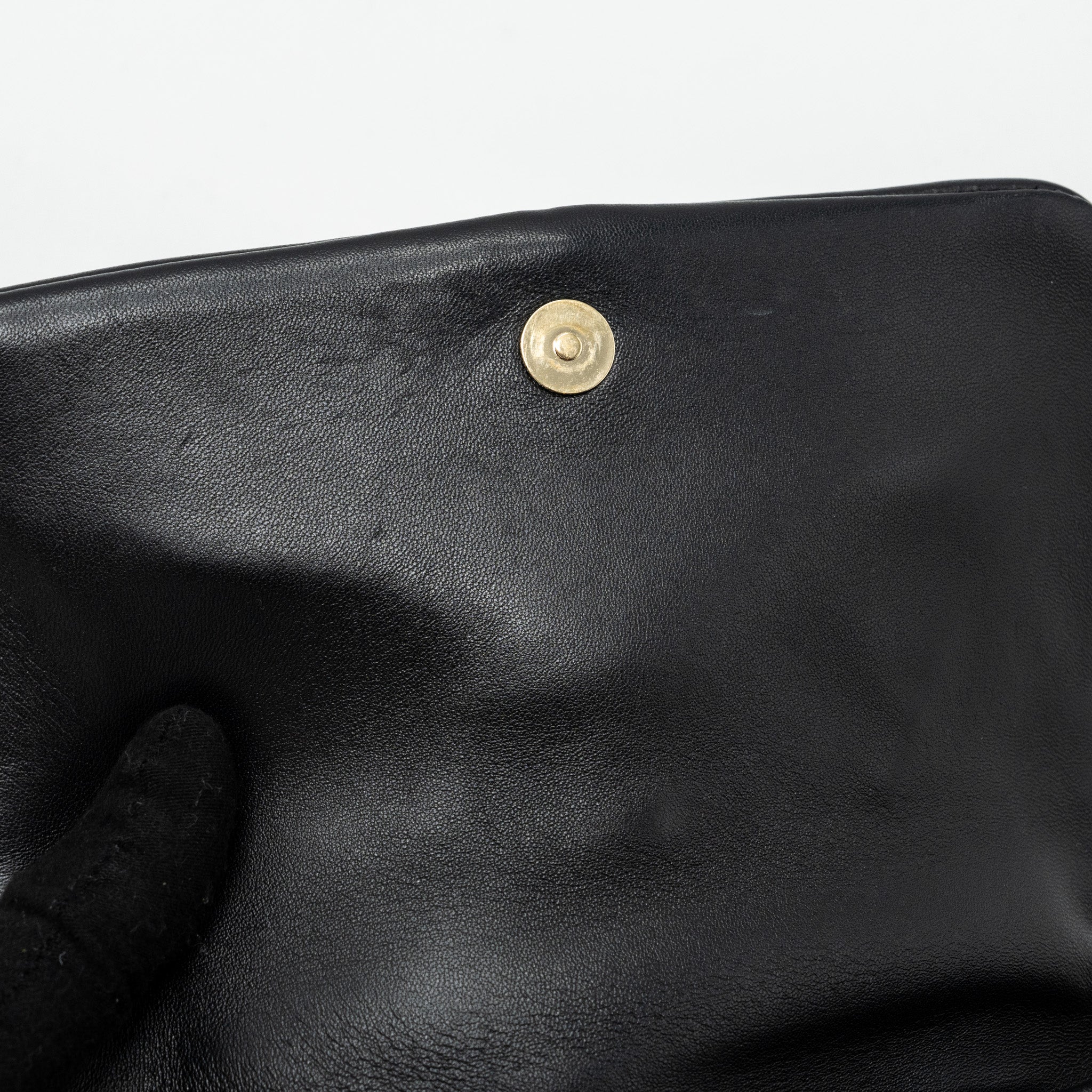 prada-pattina-in-pelle-nappa-patch-black-ghw