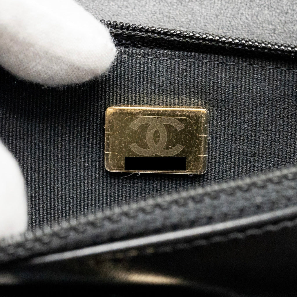 chanel-trendy-cc-wallet-on-chain-lambskin-black-lghw-microchip-1