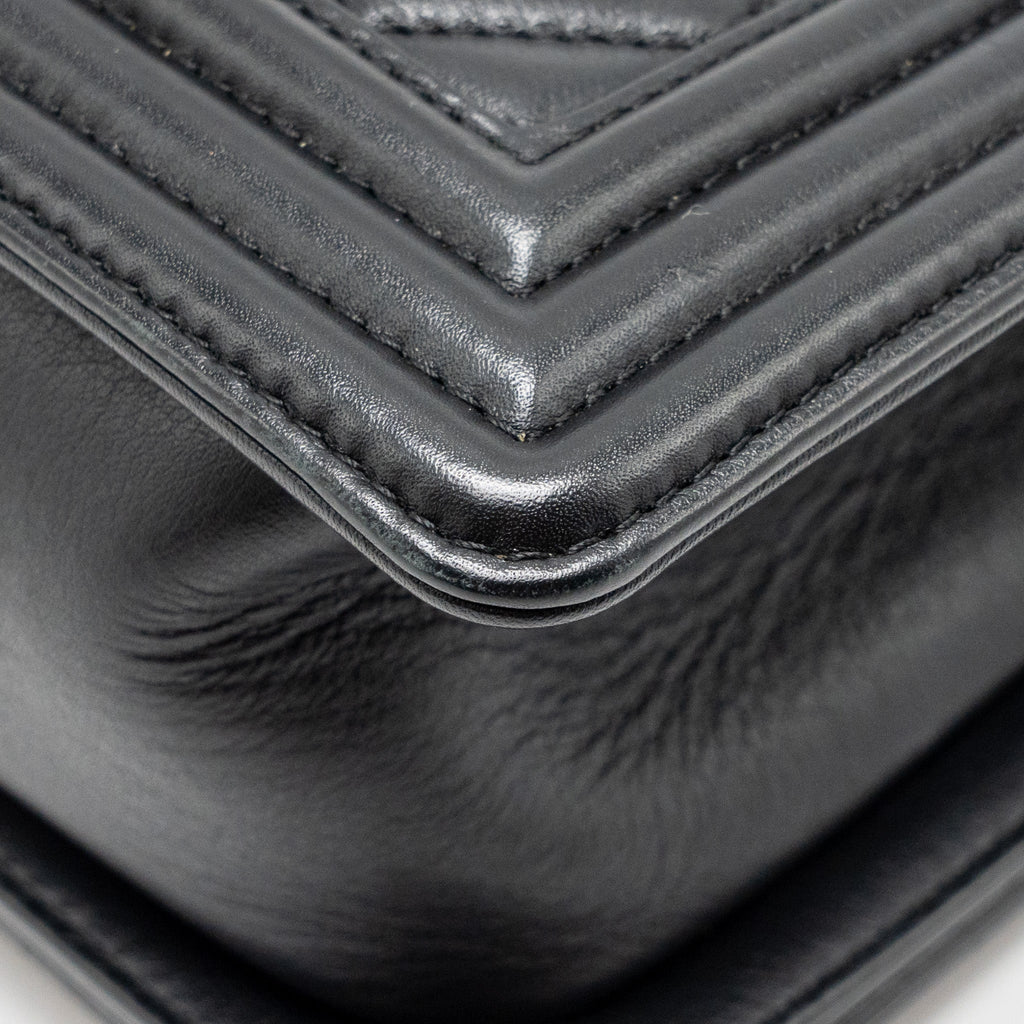 chanel-medium-boy-bag-calfskin-black-ruthenium-hardware-2
