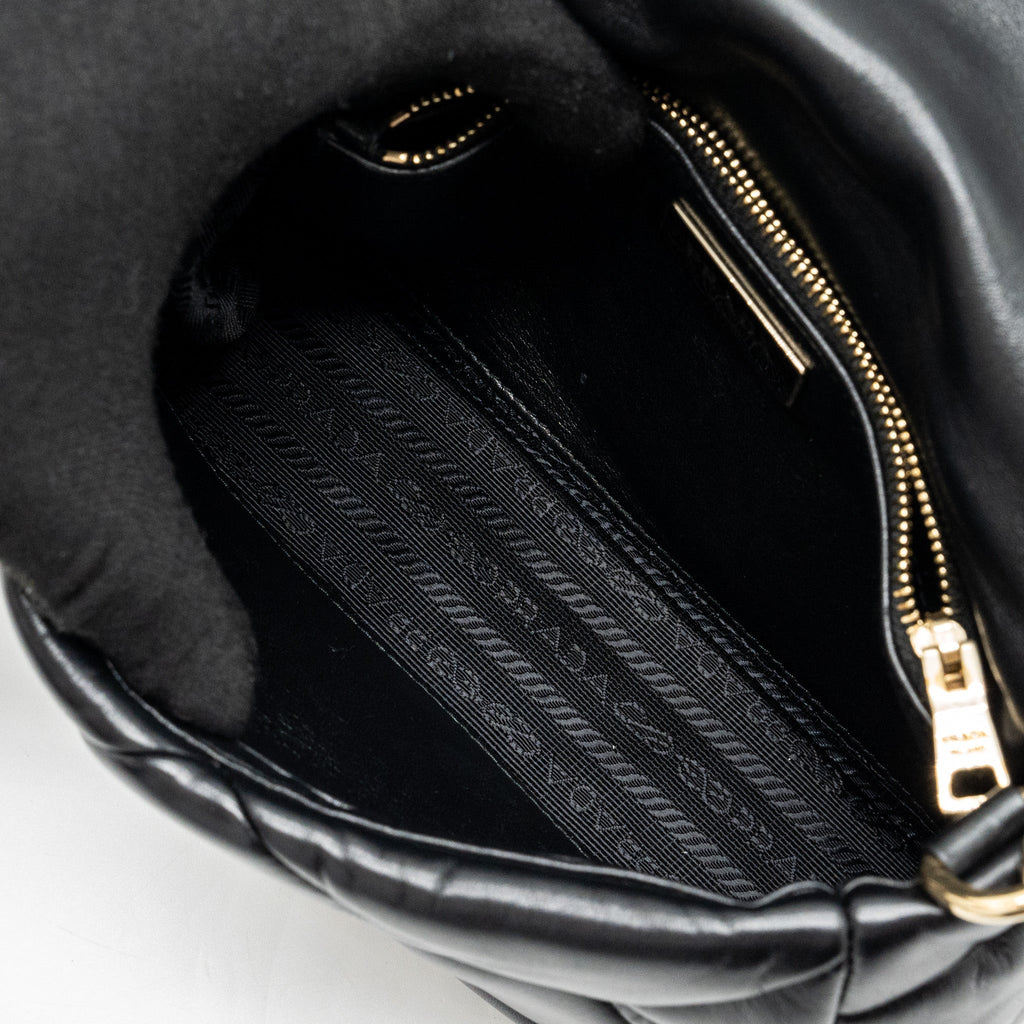 prada-pattina-in-pelle-nappa-patch-black-ghw