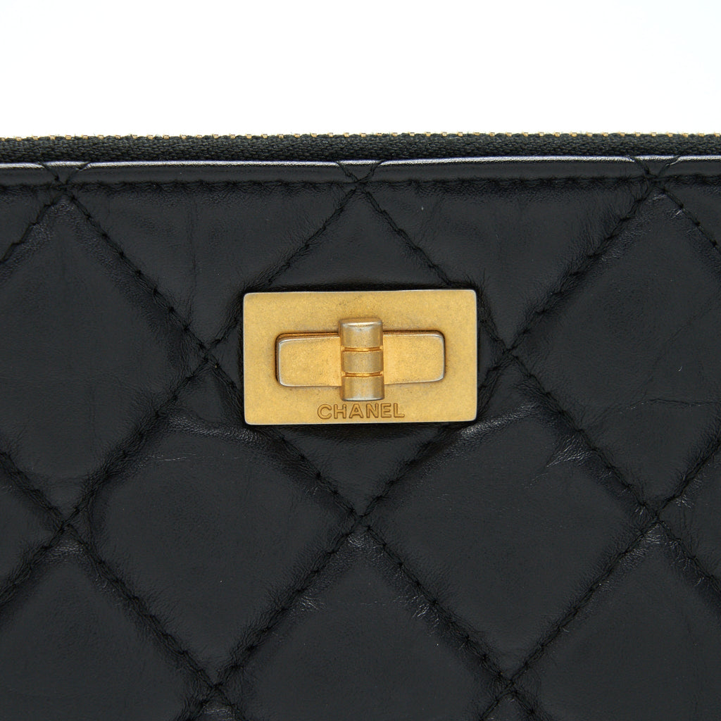 chanel-2-55-leather-clutch-with-charm-black-ghw