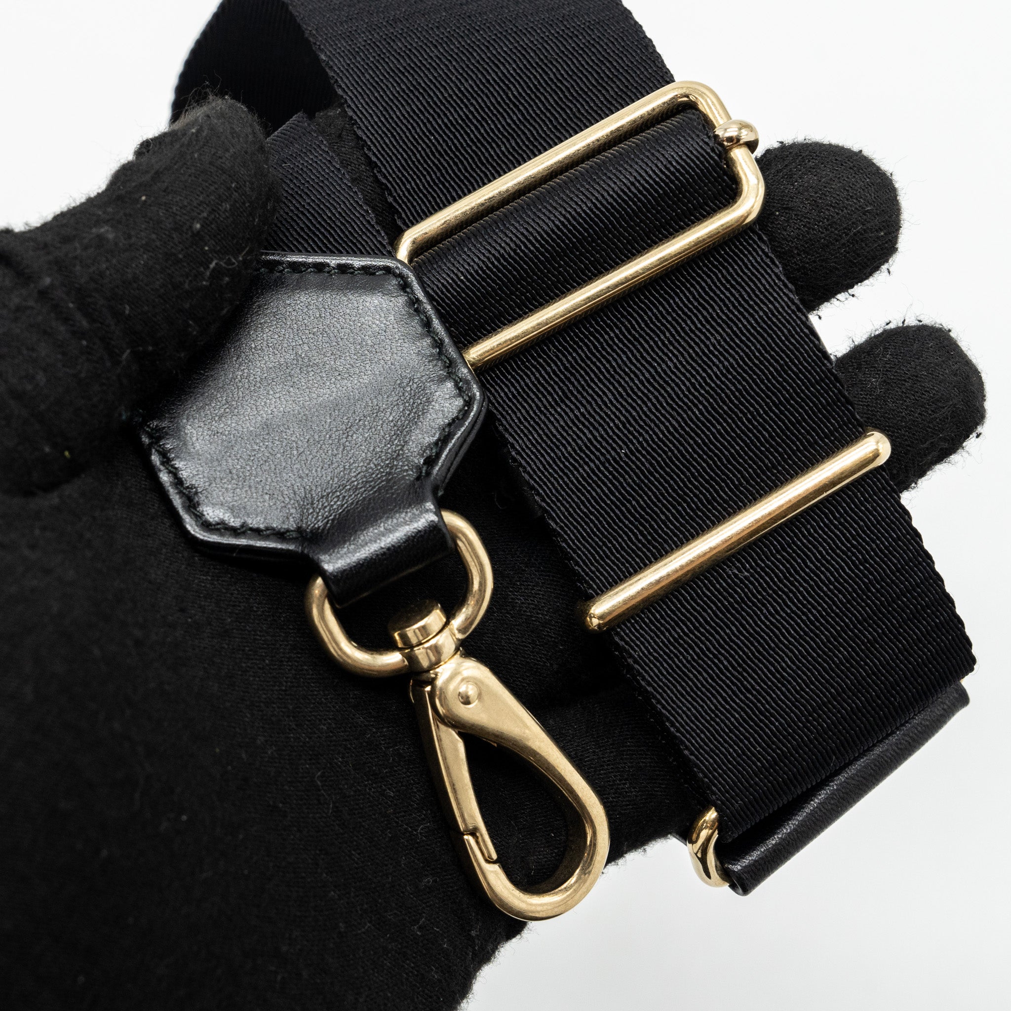 prada-pattina-in-pelle-nappa-patch-black-ghw