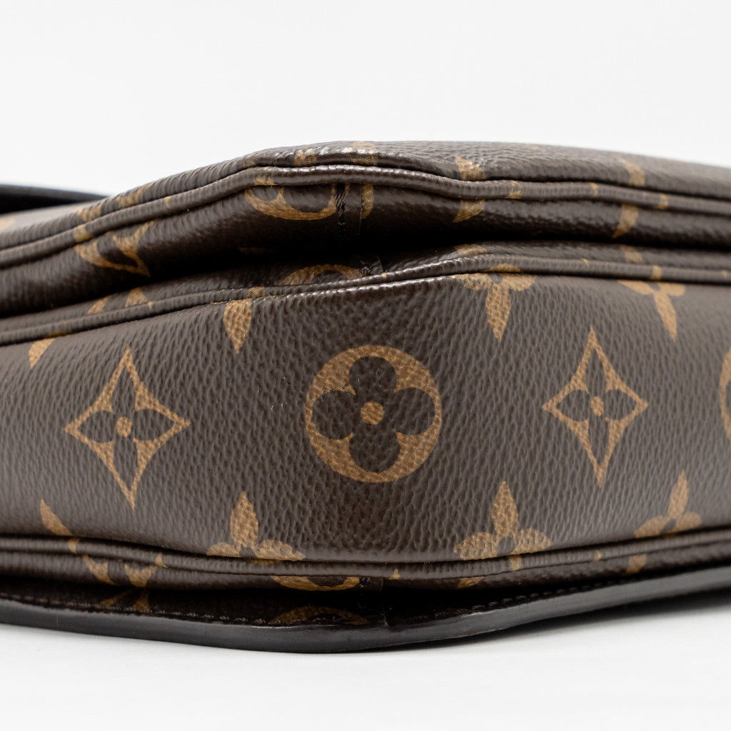 louis-vuitton-pochette-metis-monogram-canvas-ghw-31