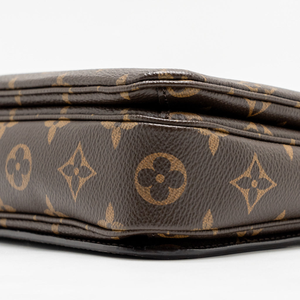louis-vuitton-pochette-metis-monogram-canvas-ghw-31