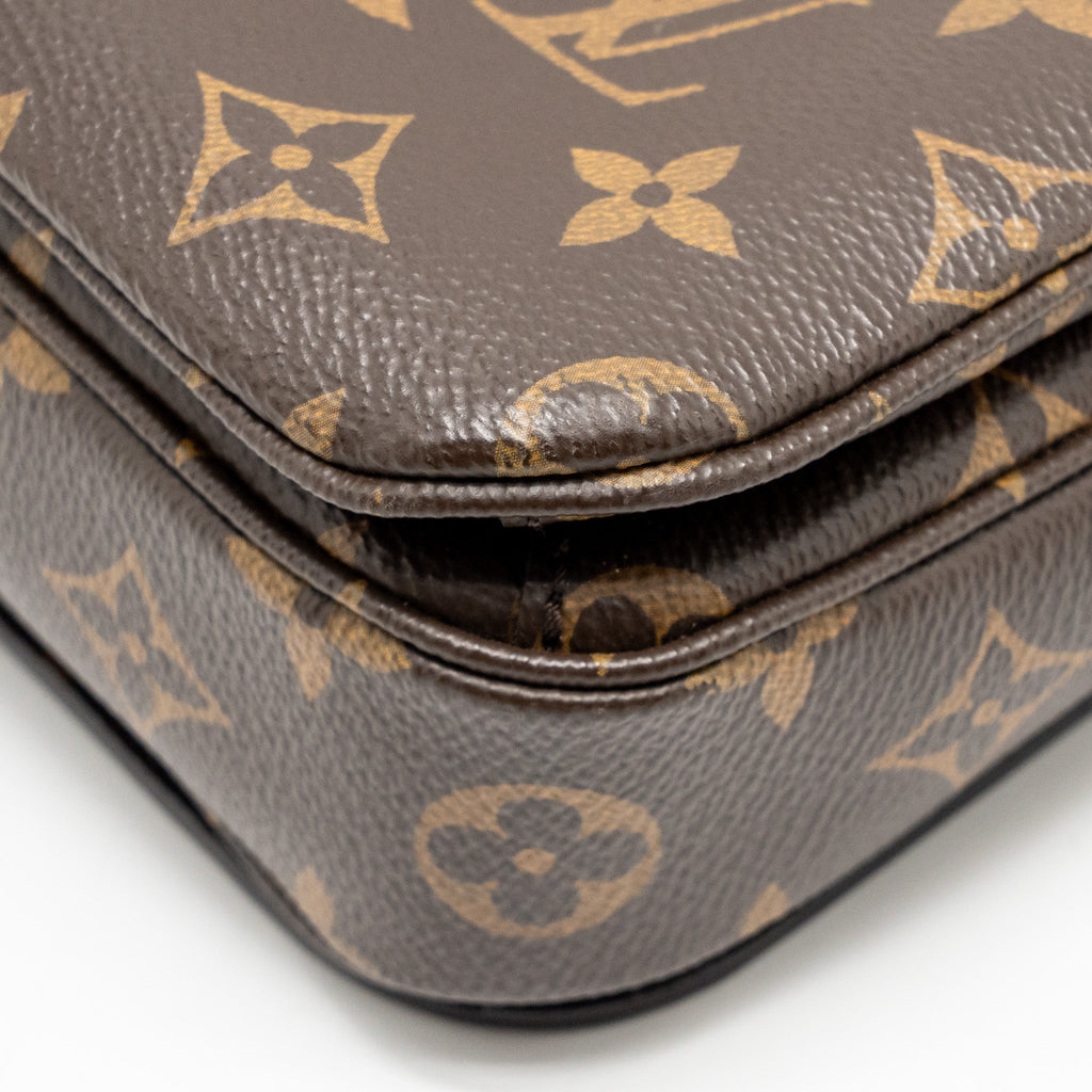 louis-vuitton-pochette-metis-monogram-canvas-ghw-31