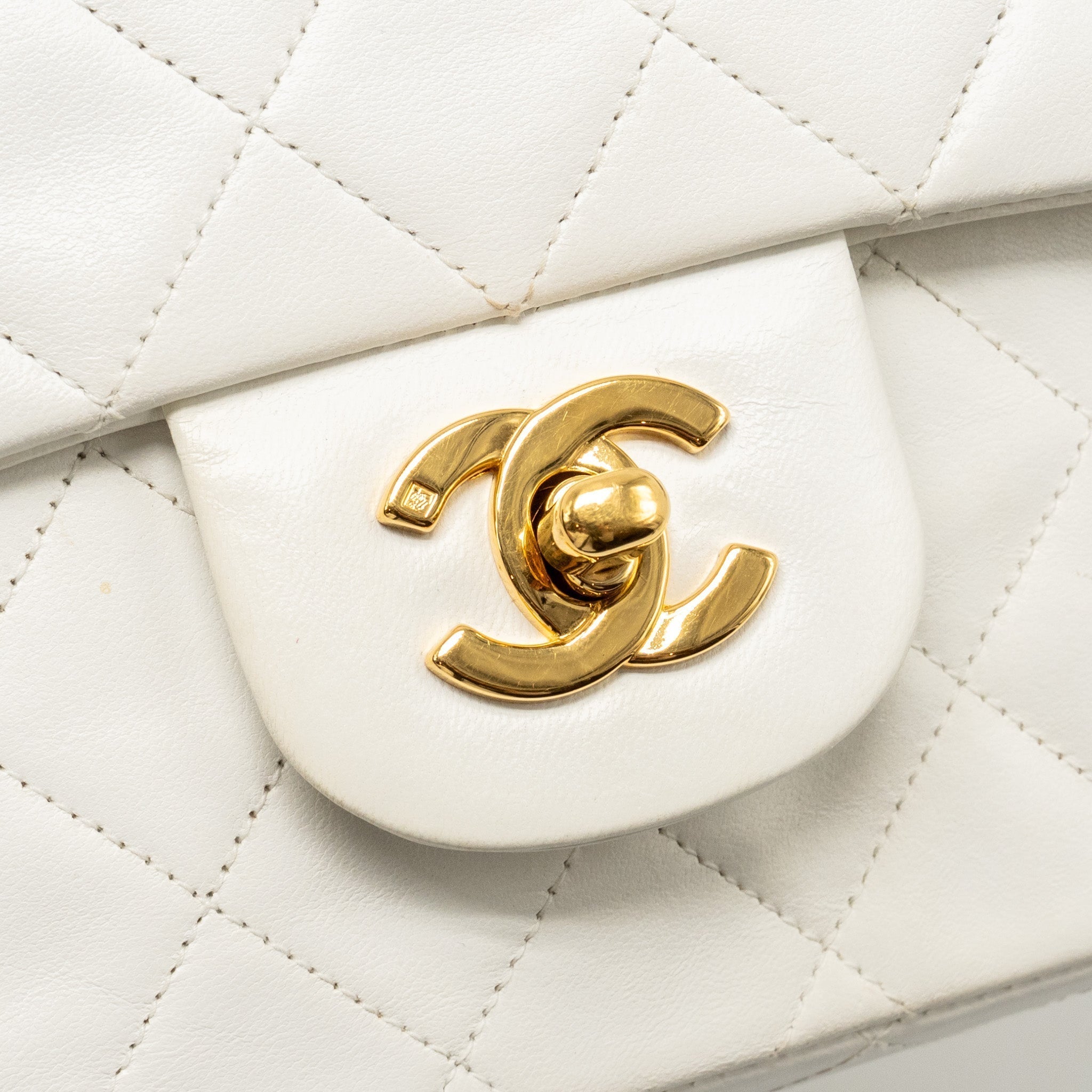 chanel-vintage-medium-classic-double-flap-bag-white-lambskin-ghw