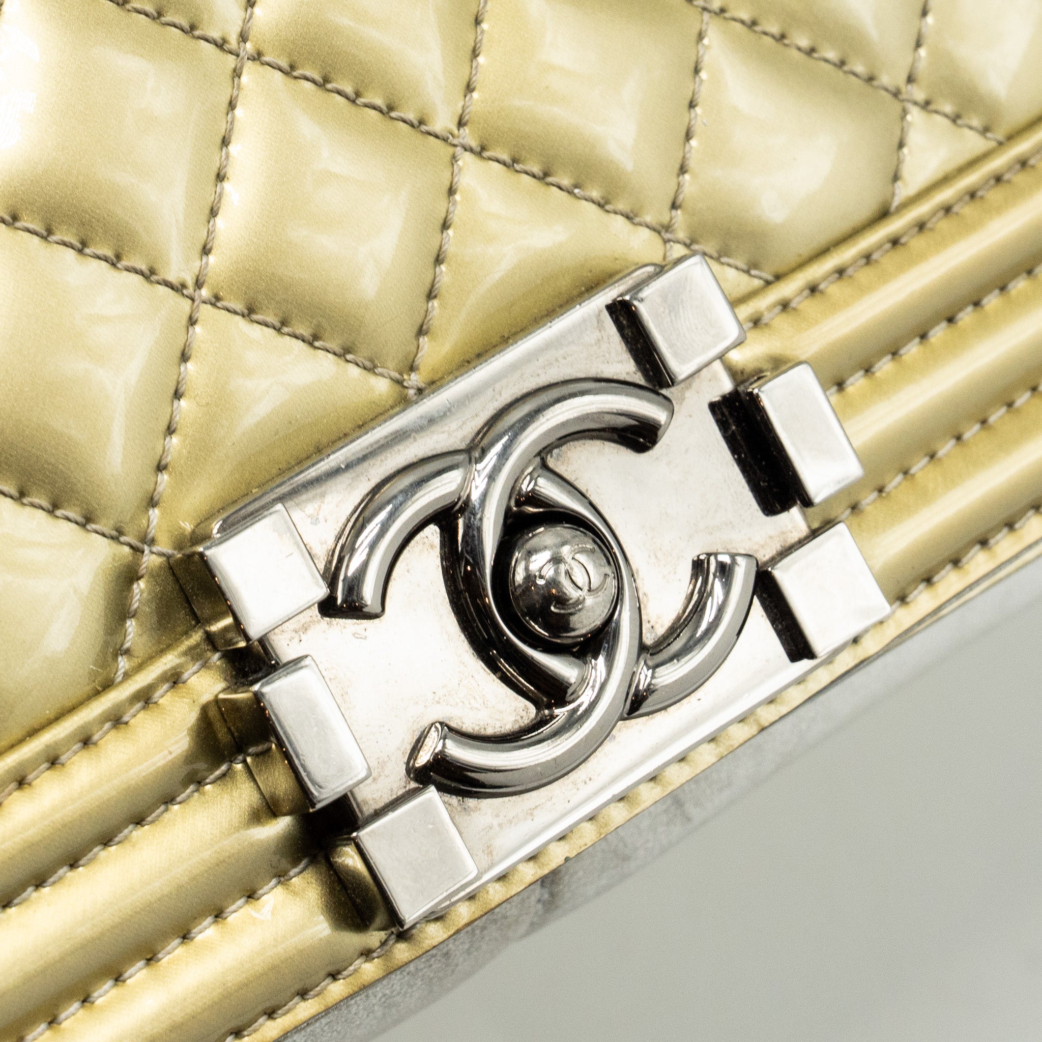 chanel-medium-boy-bag-patent-leather-light-gold-silver-shw