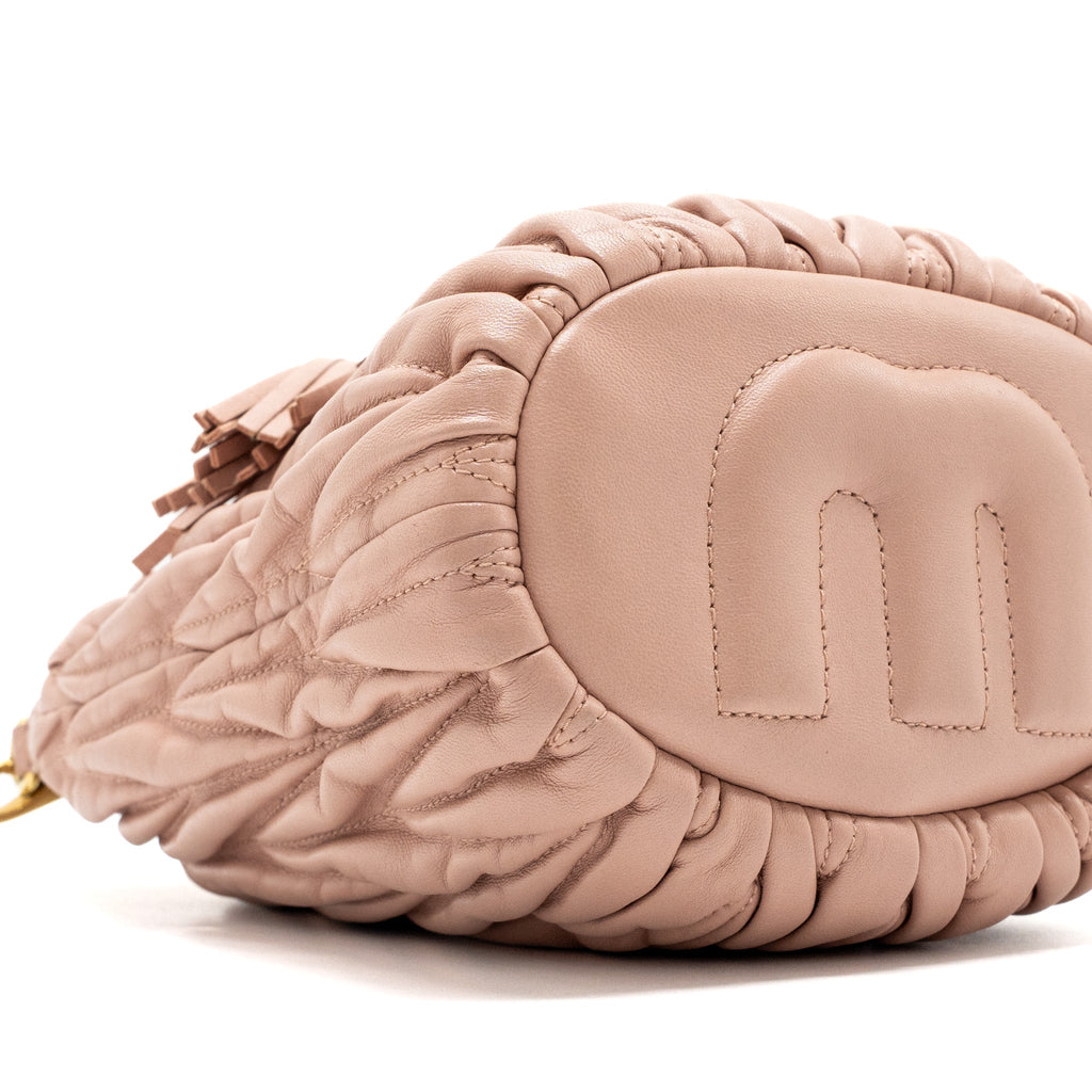 miumiu-matelasse-bucket-bag-napa-leather-pink-ghw