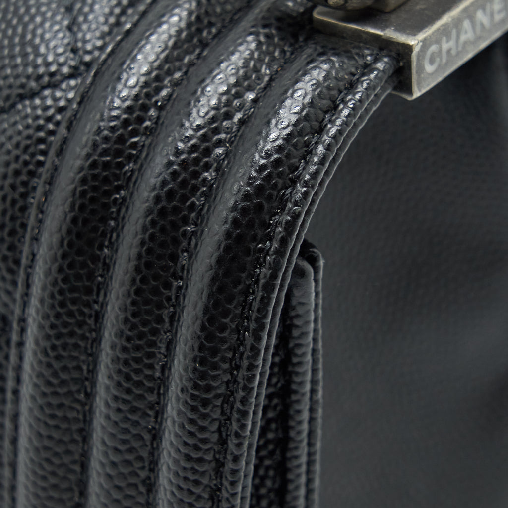 chanel-medium-boy-bag-caviar-black-with-ruthenium-hardware