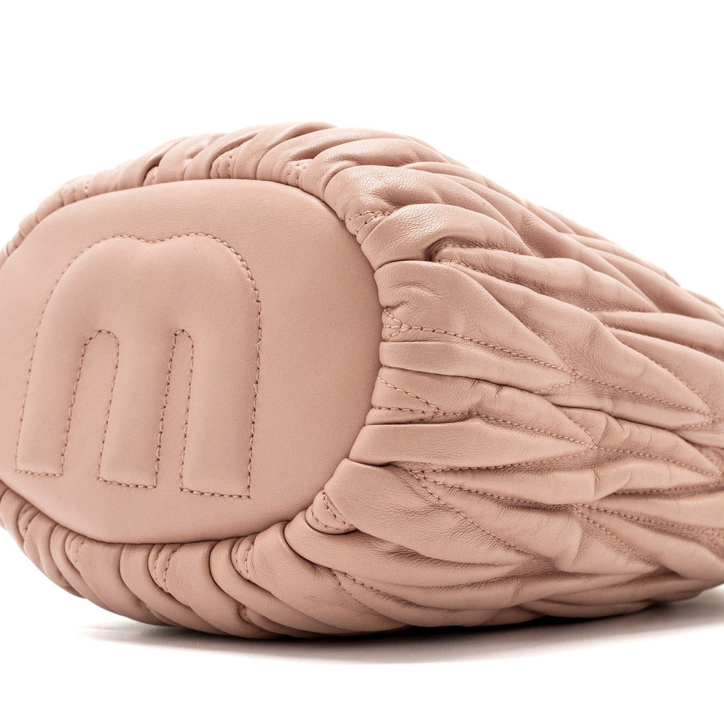 miumiu-matelasse-bucket-bag-napa-leather-pink-ghw
