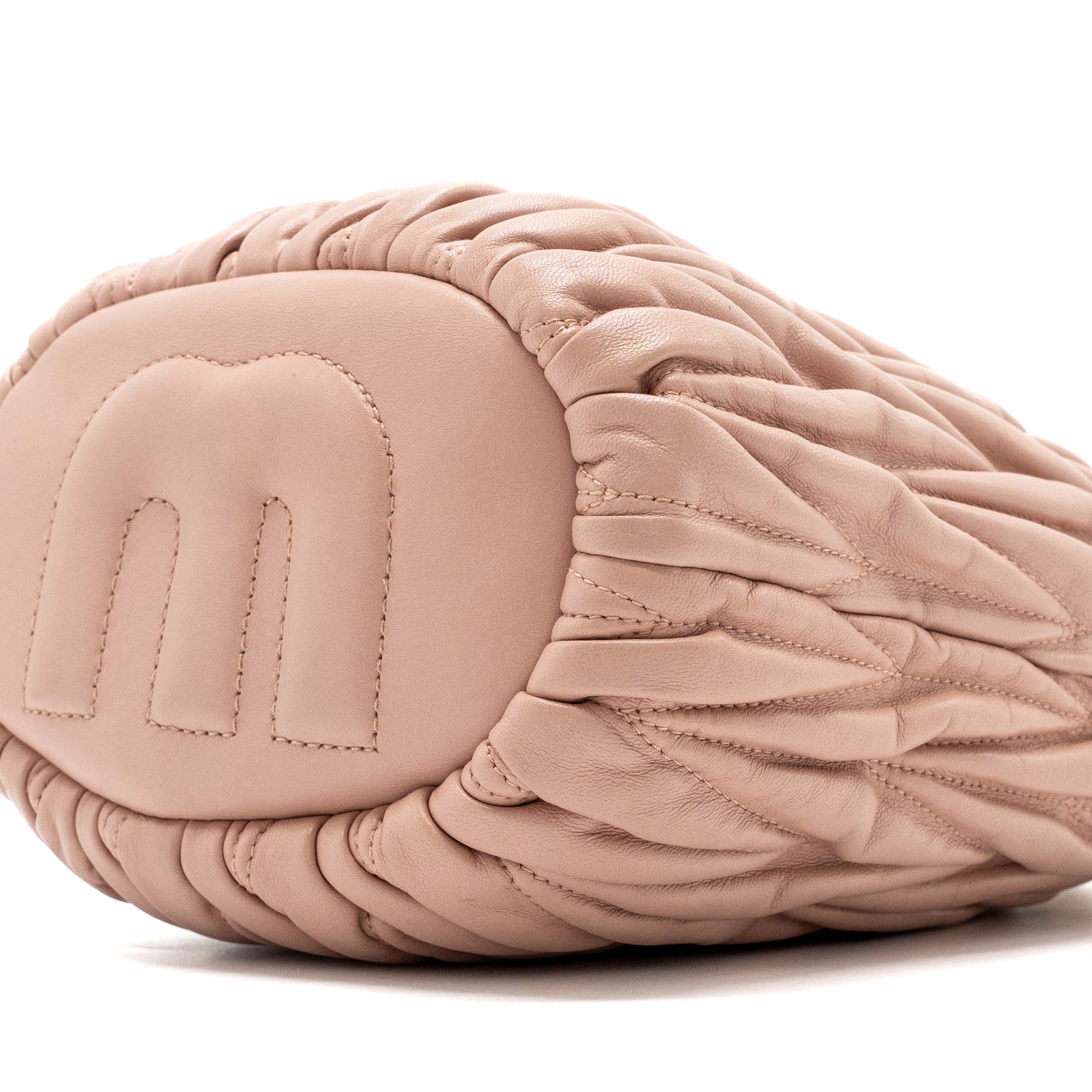 miumiu-matelasse-bucket-bag-napa-leather-pink-ghw