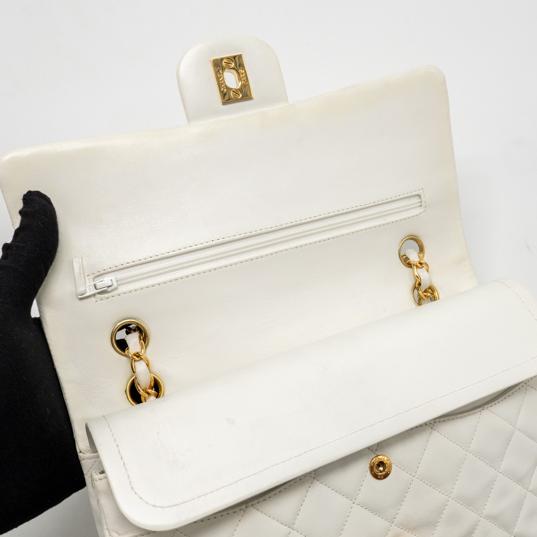 chanel-vintage-medium-classic-double-flap-bag-white-lambskin-ghw