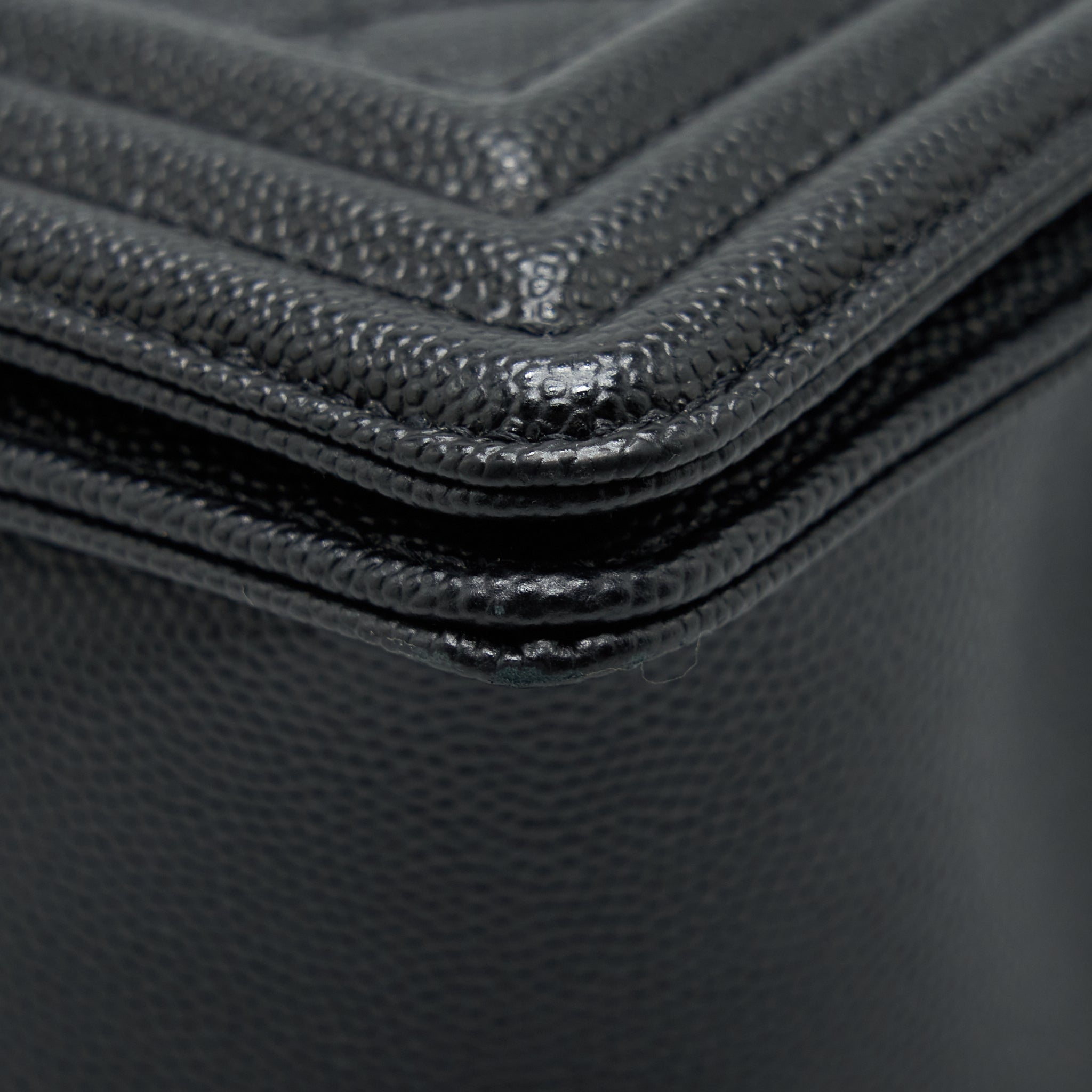 chanel-medium-boy-bag-caviar-black-with-ruthenium-hardware