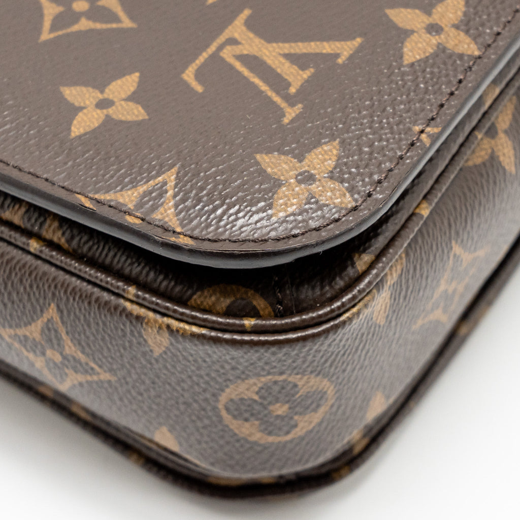 louis-vuitton-pochette-metis-monogram-canvas-ghw-31