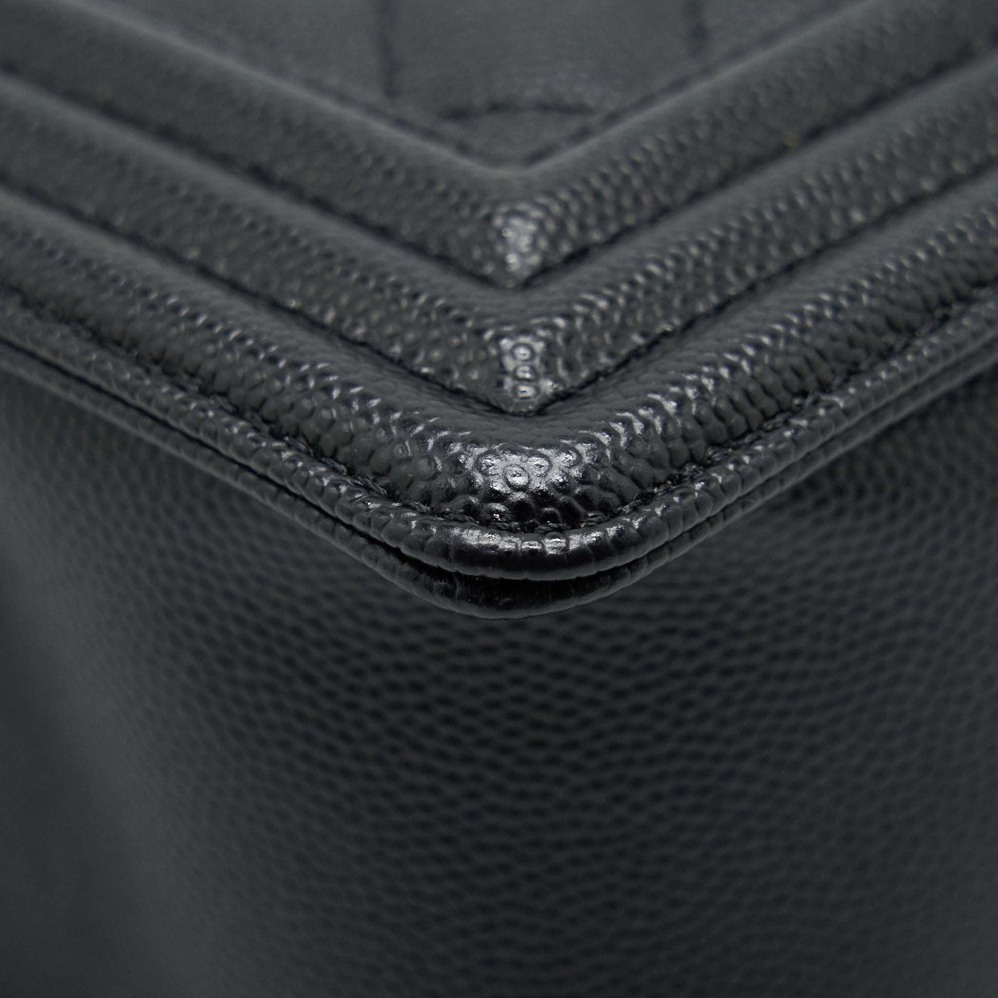 chanel-medium-boy-bag-caviar-black-with-ruthenium-hardware
