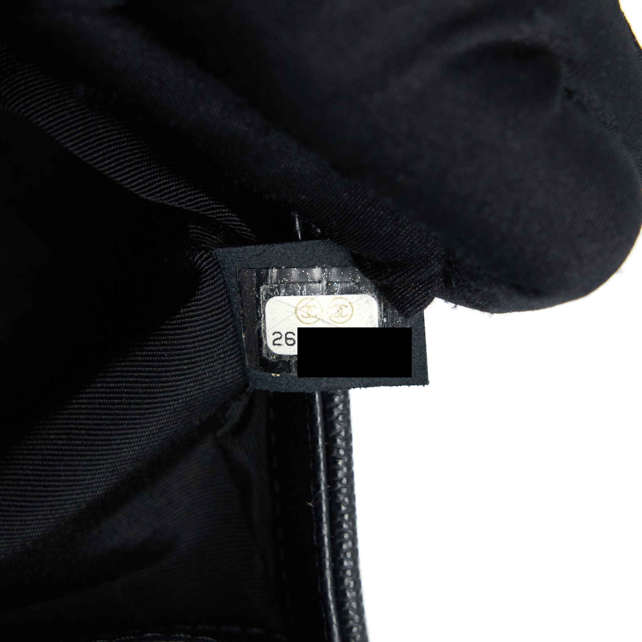 chanel-medium-boy-bag-caviar-black-with-ruthenium-hardware