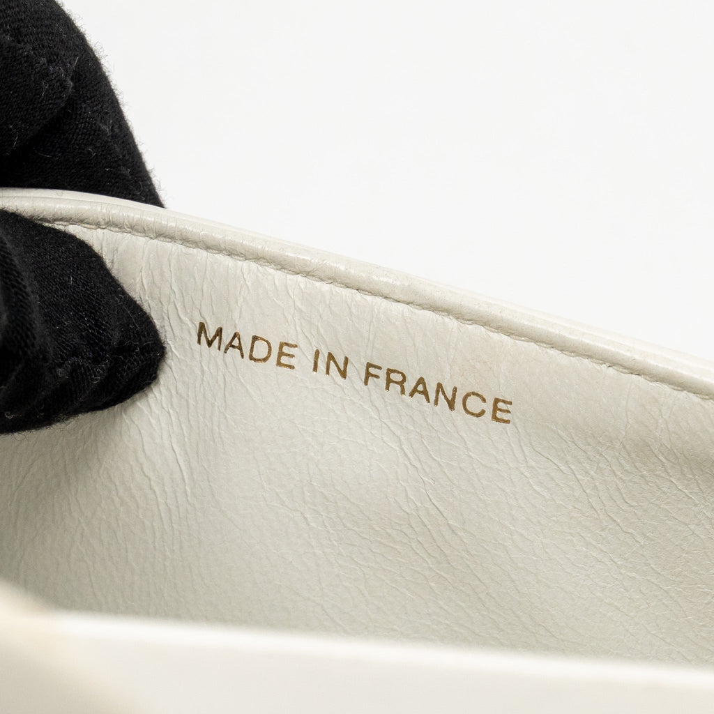 chanel-vintage-medium-classic-double-flap-bag-white-lambskin-ghw
