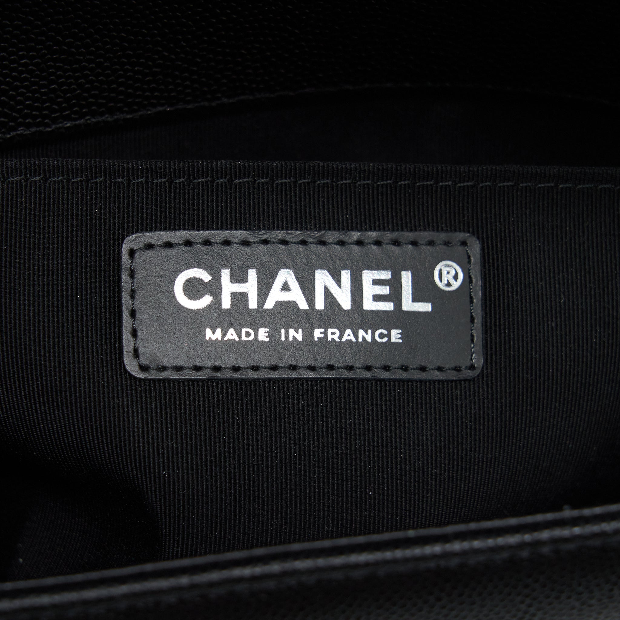 chanel-medium-boy-bag-caviar-black-with-ruthenium-hardware