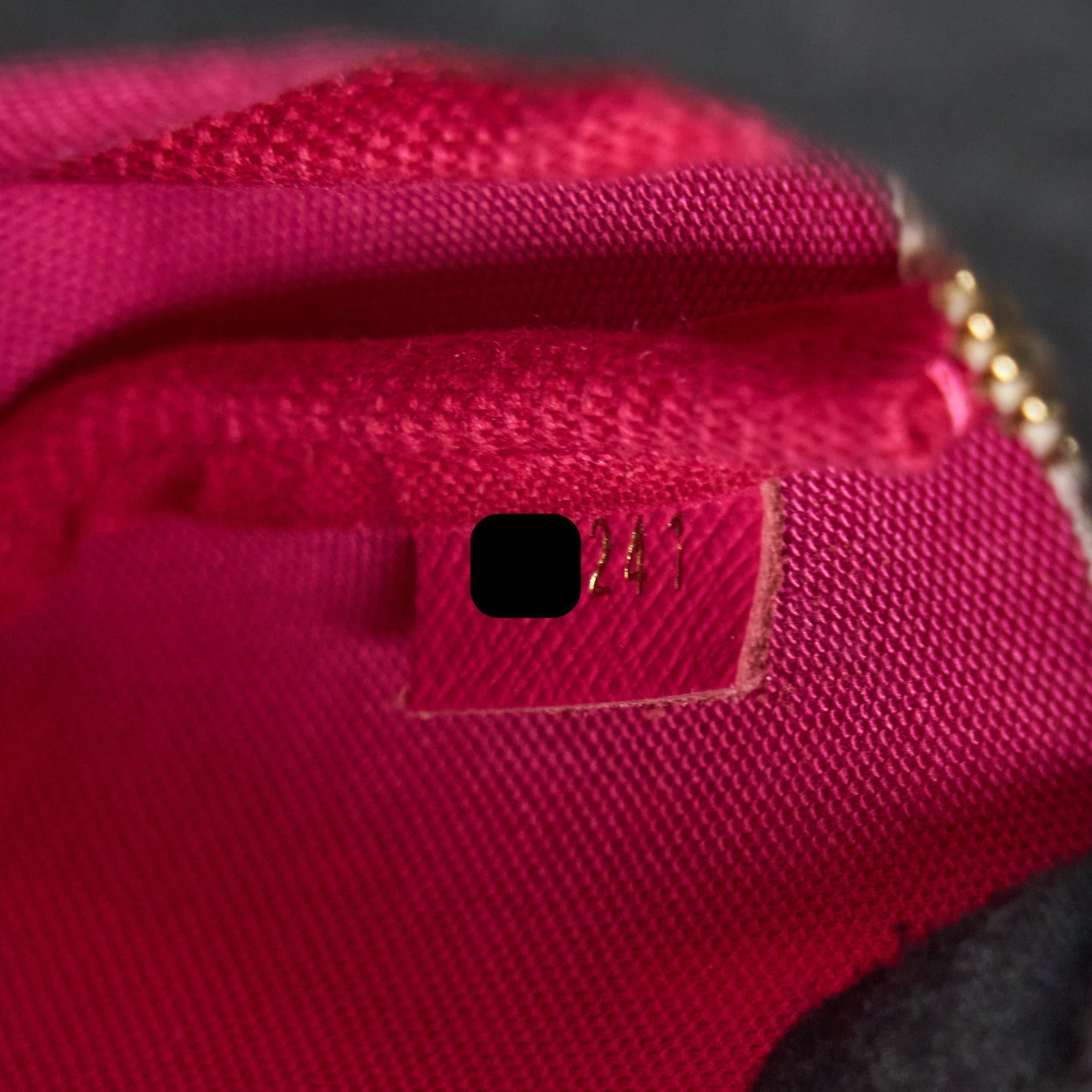 louis-vuitton-mini-pochette-accessories-hollywood-limited-edition-damier-azur-multicolour-ghw