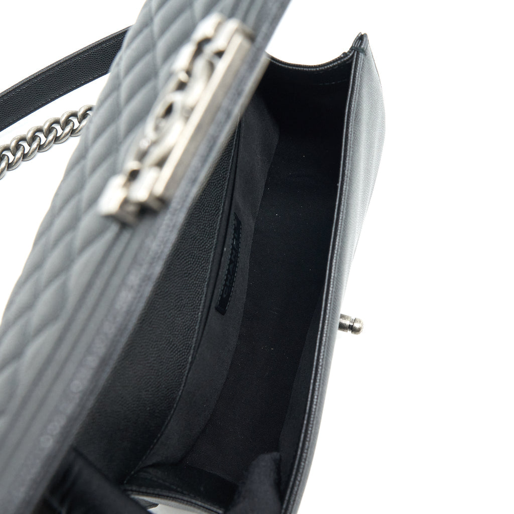 chanel-medium-boy-bag-caviar-black-with-ruthenium-hardware