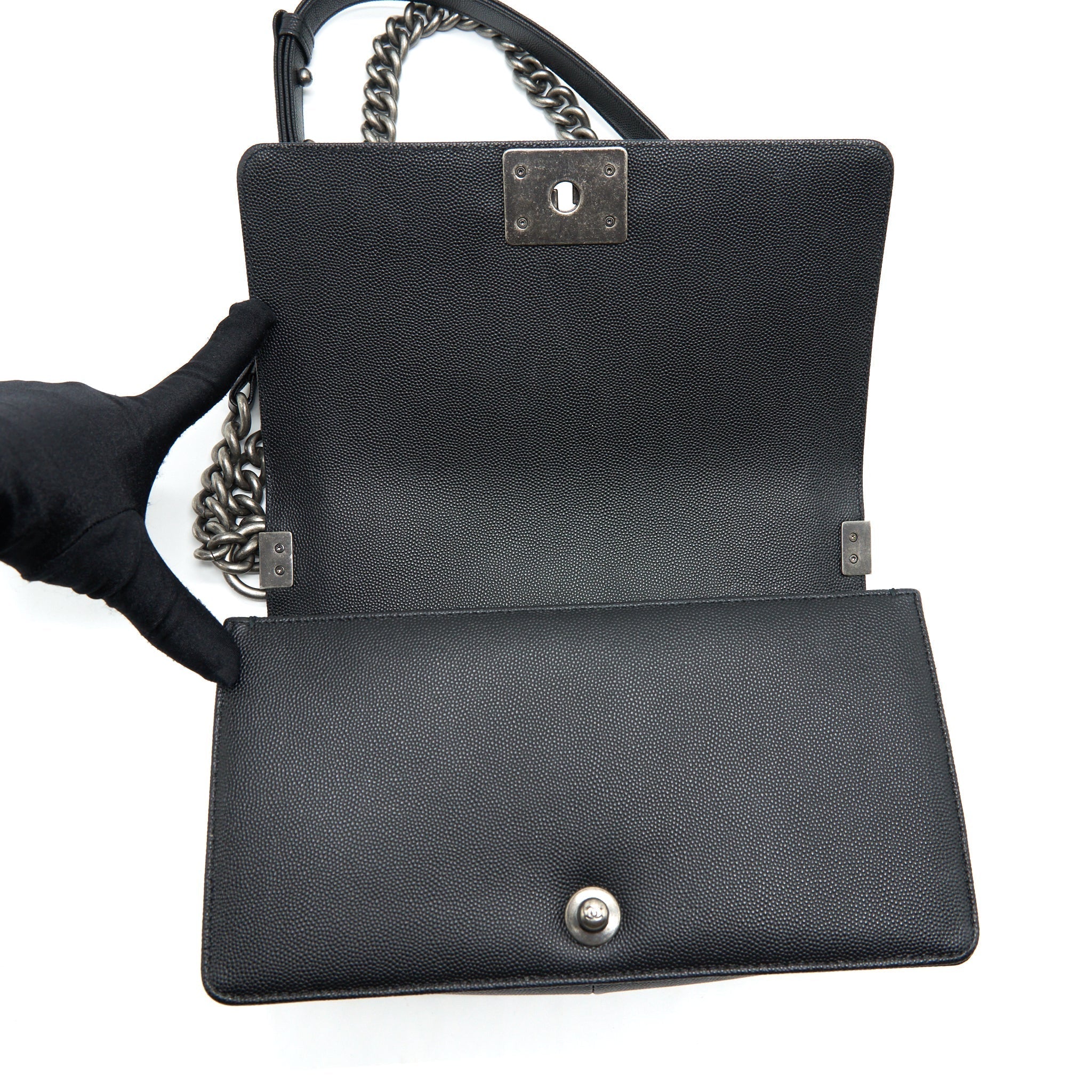chanel-medium-boy-bag-caviar-black-with-ruthenium-hardware