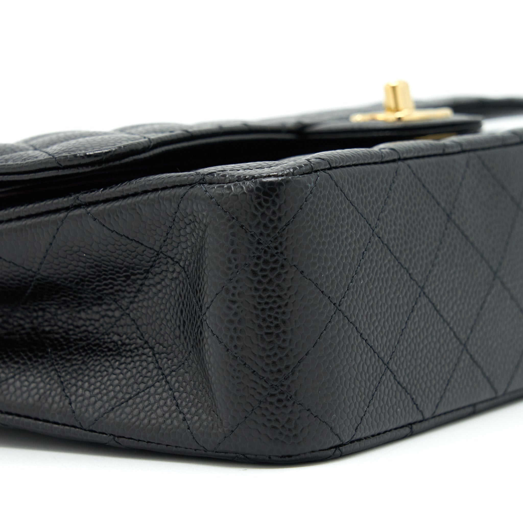 chanel-medium-classic-flap-bag-caviar-black-ghw-2