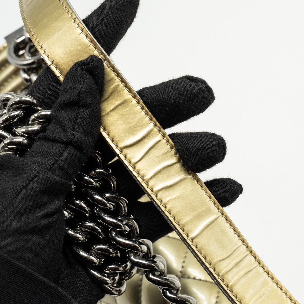 chanel-medium-boy-bag-patent-leather-light-gold-silver-shw