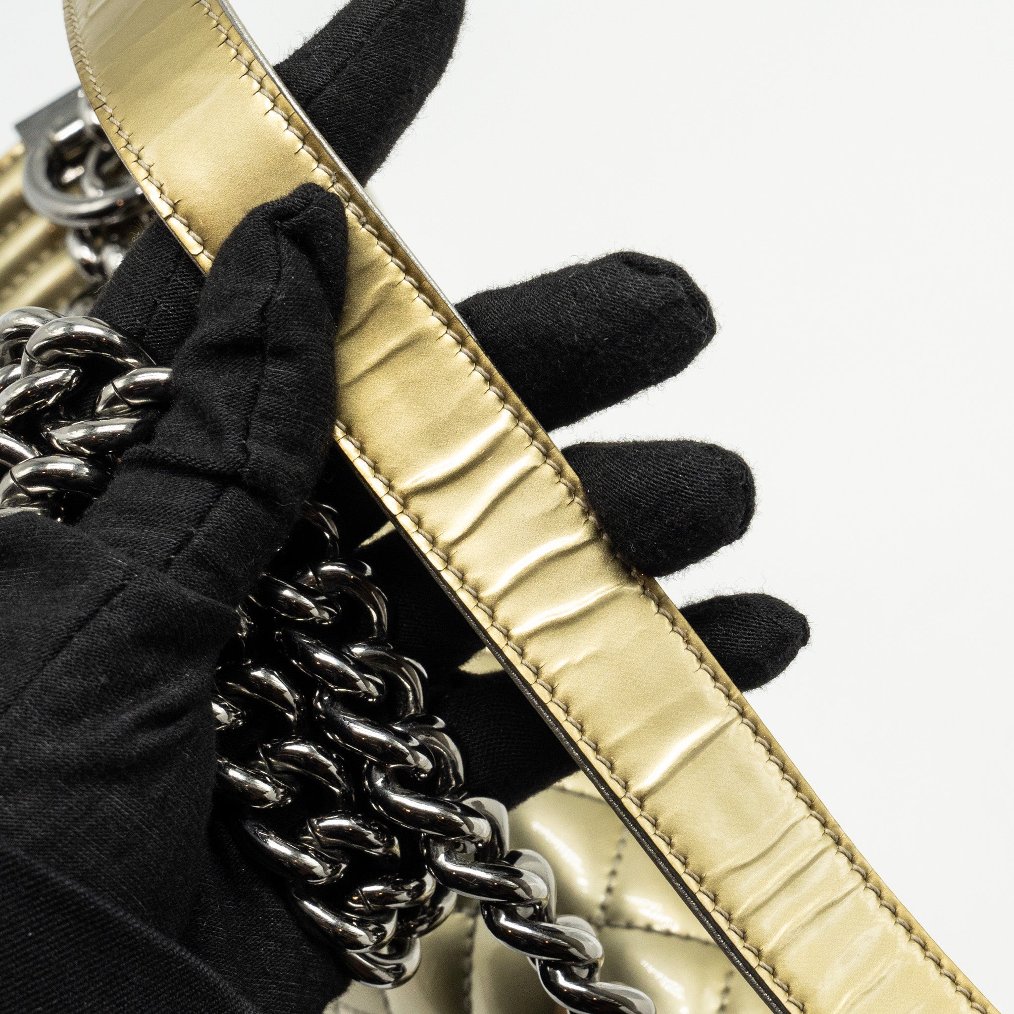 chanel-medium-boy-bag-patent-leather-light-gold-silver-shw