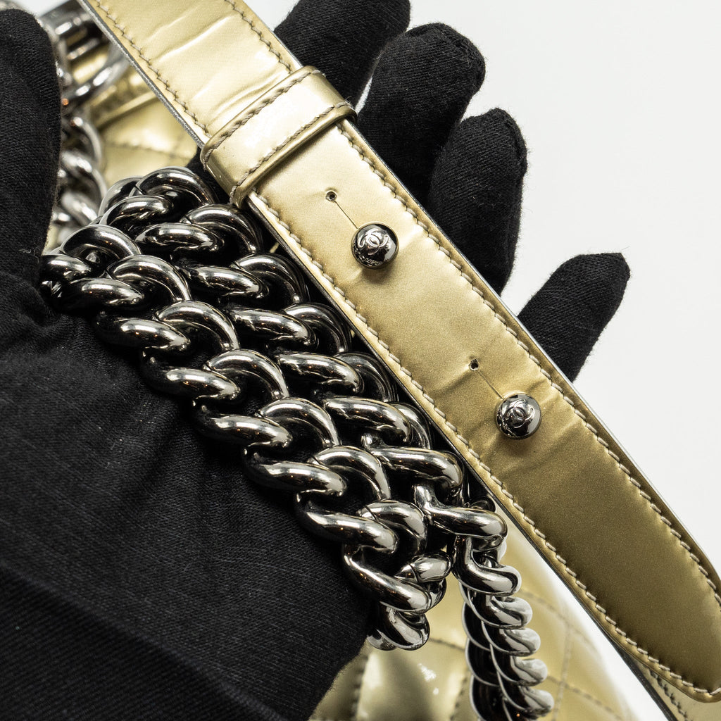 chanel-medium-boy-bag-patent-leather-light-gold-silver-shw