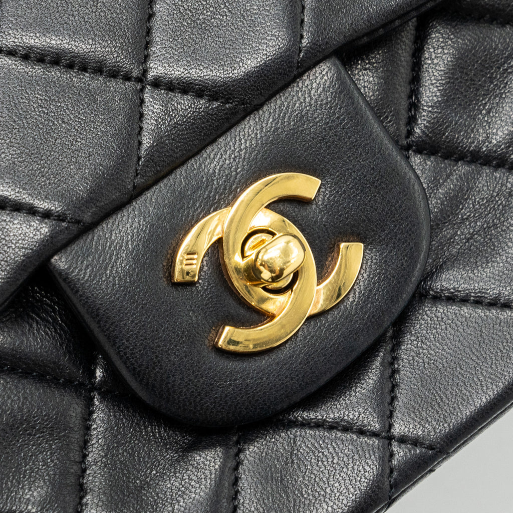 chanel-vintage-small-classic-double-flap-bag-lambskin-black-ghw