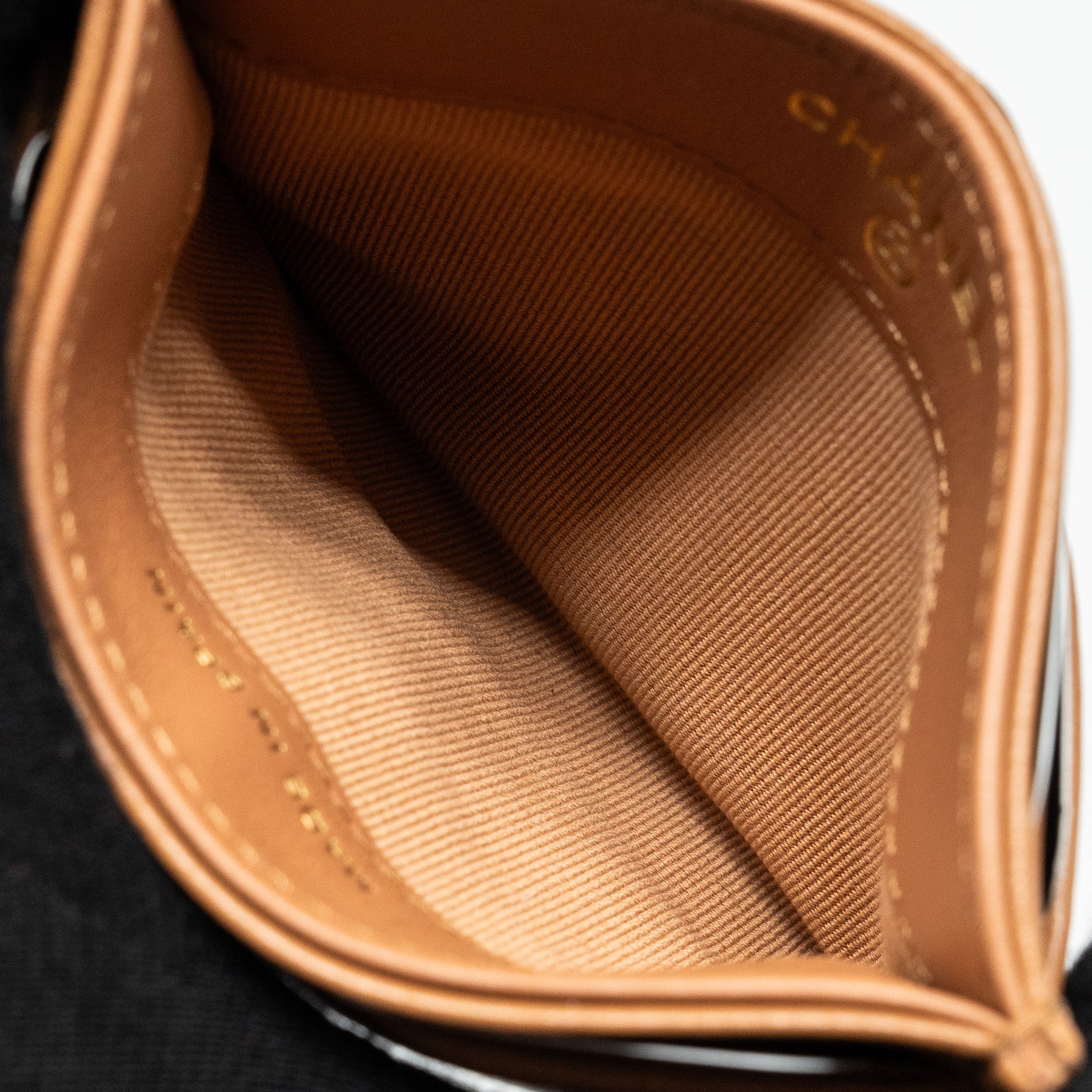 chanel-19-card-holder-lambskin-caramel-ghw-microchip