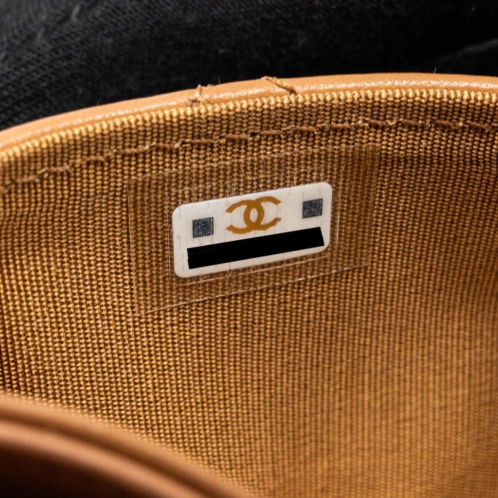 chanel-19-card-holder-lambskin-caramel-ghw-microchip
