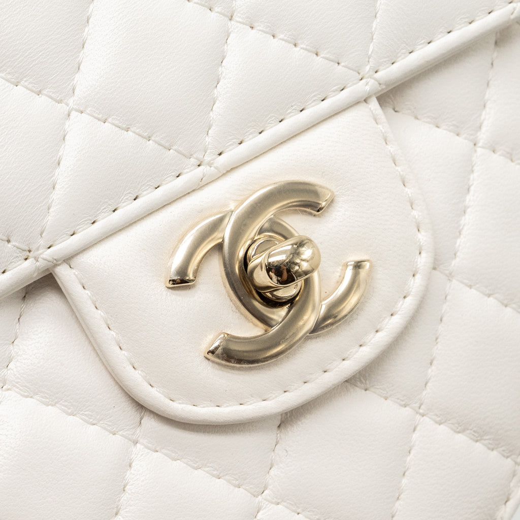 chanel-22s-heart-bag-lambskin-white-lghw-microchip-4