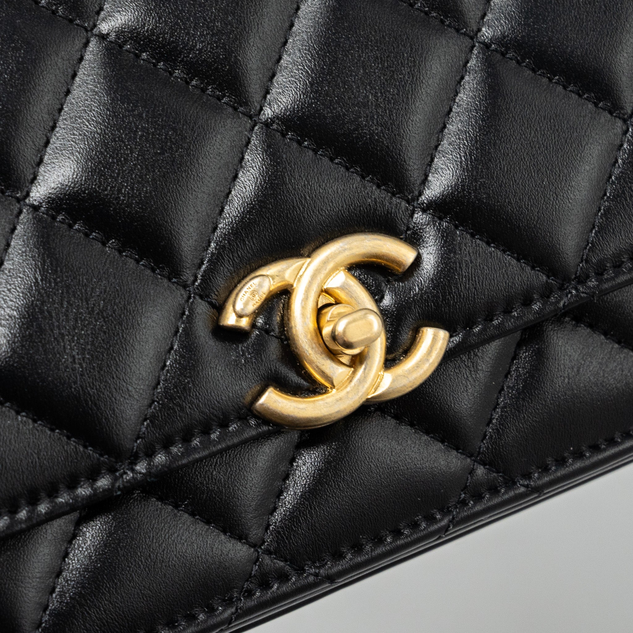 chanel-24c-gold-crush-wallet-on-chain-calfskin-black-ghw-microchip