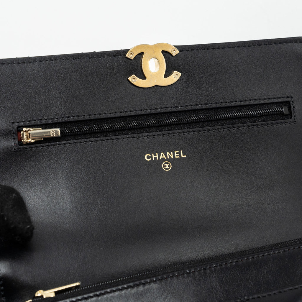 chanel-24c-gold-crush-wallet-on-chain-calfskin-black-ghw-microchip