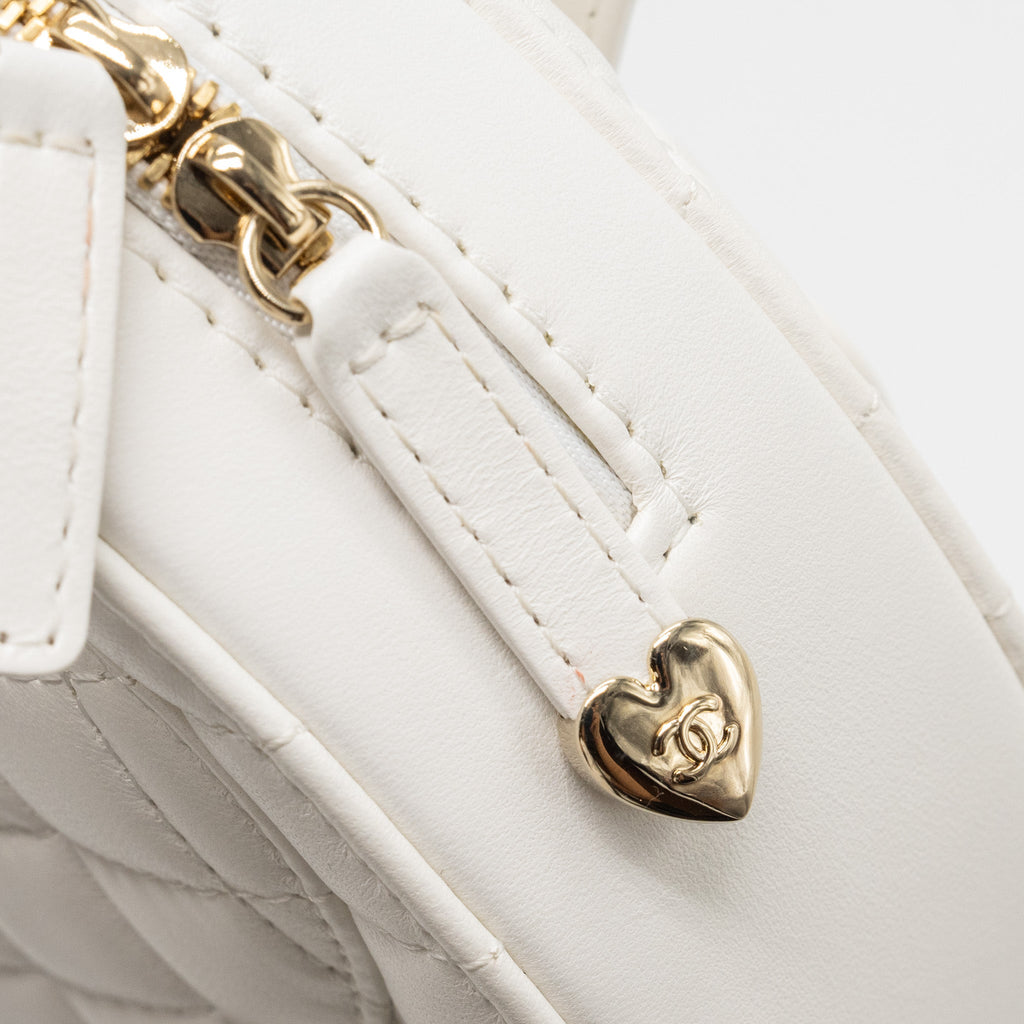 chanel-22s-heart-bag-lambskin-white-lghw-microchip-4