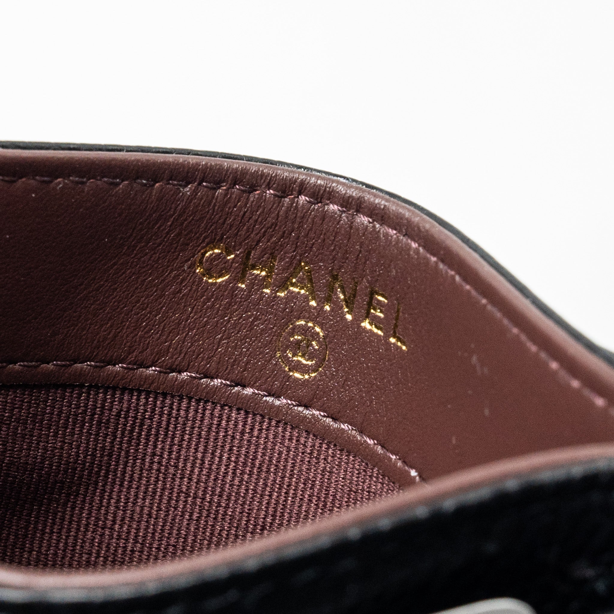 chanel-classic-card-holder-caviar-black-ghw-microchip-4