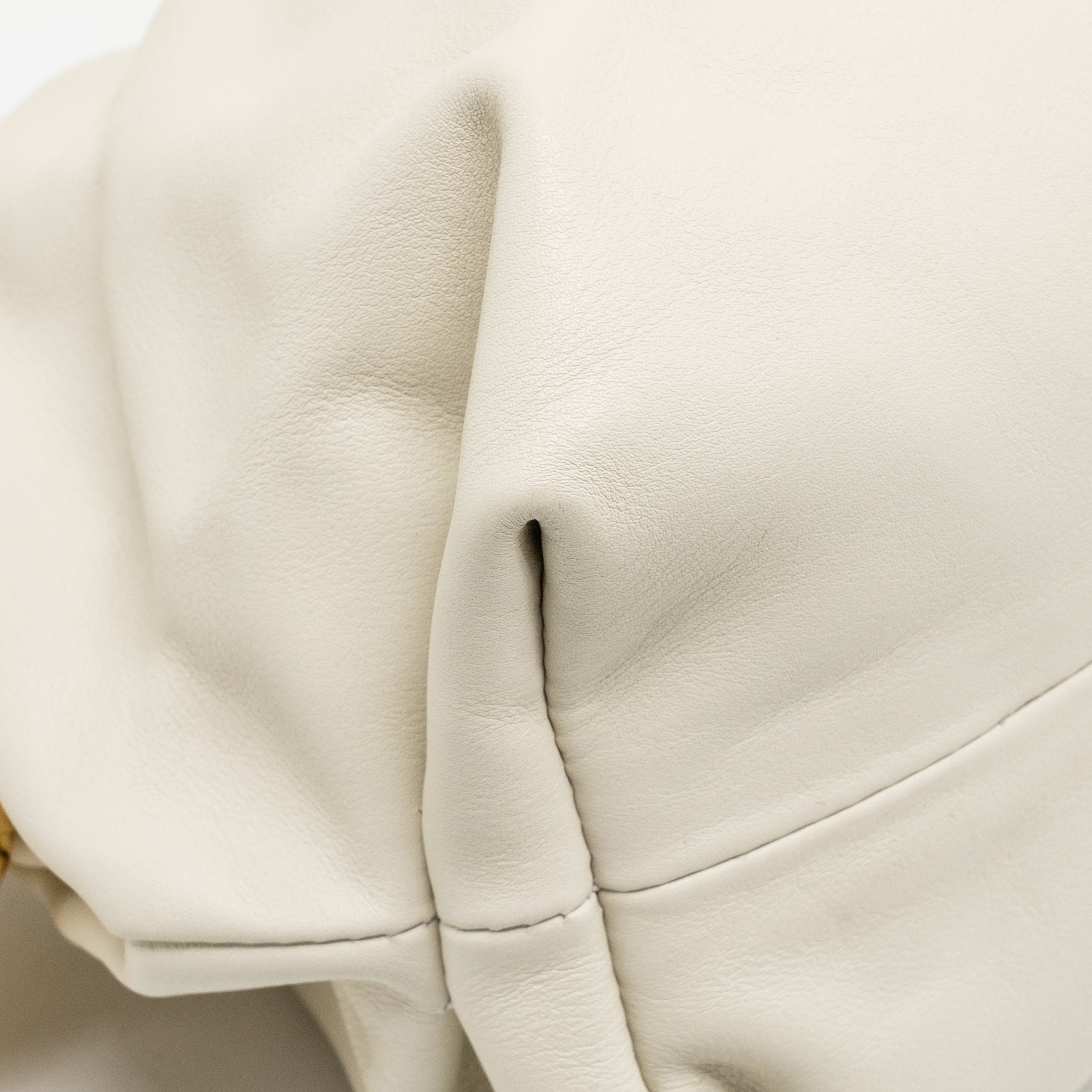 bottega-veneta-chain-pouch-bag-calfskin-white-ghw-1